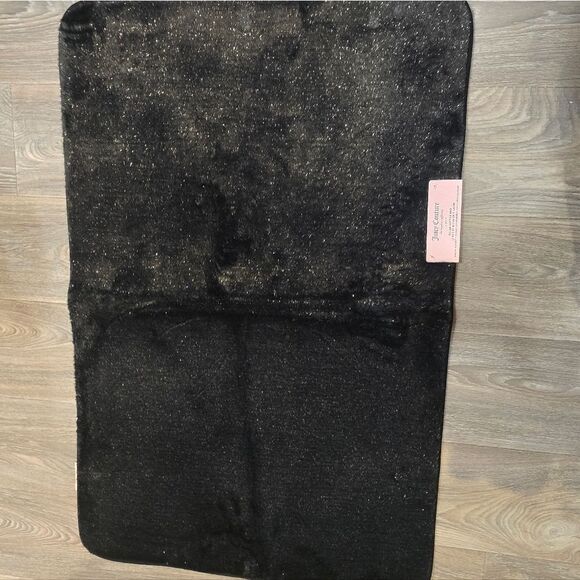 Juicy Couture Home Shimmer Plush Accent Rug - Picture 5 of 11